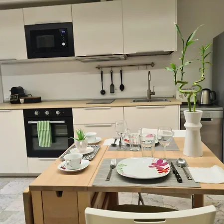 Bellavita Loft - Tricolore Metro Station Apartment *